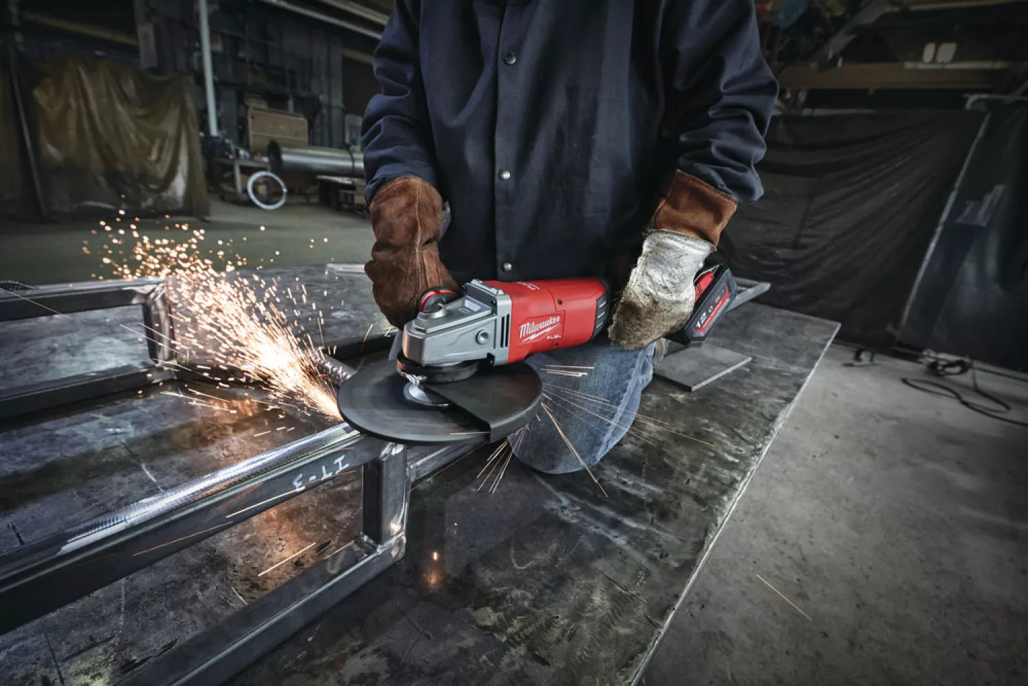 Milwaukee M18 FLAG230XPDB-0C 18V Li-Ion Accu haakse slijper body in koffer - 230mm - koolborstelloos