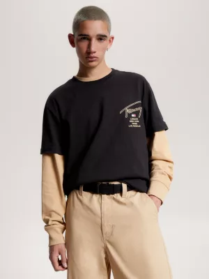 Camiseta clássica com logo exclusivo nas costas