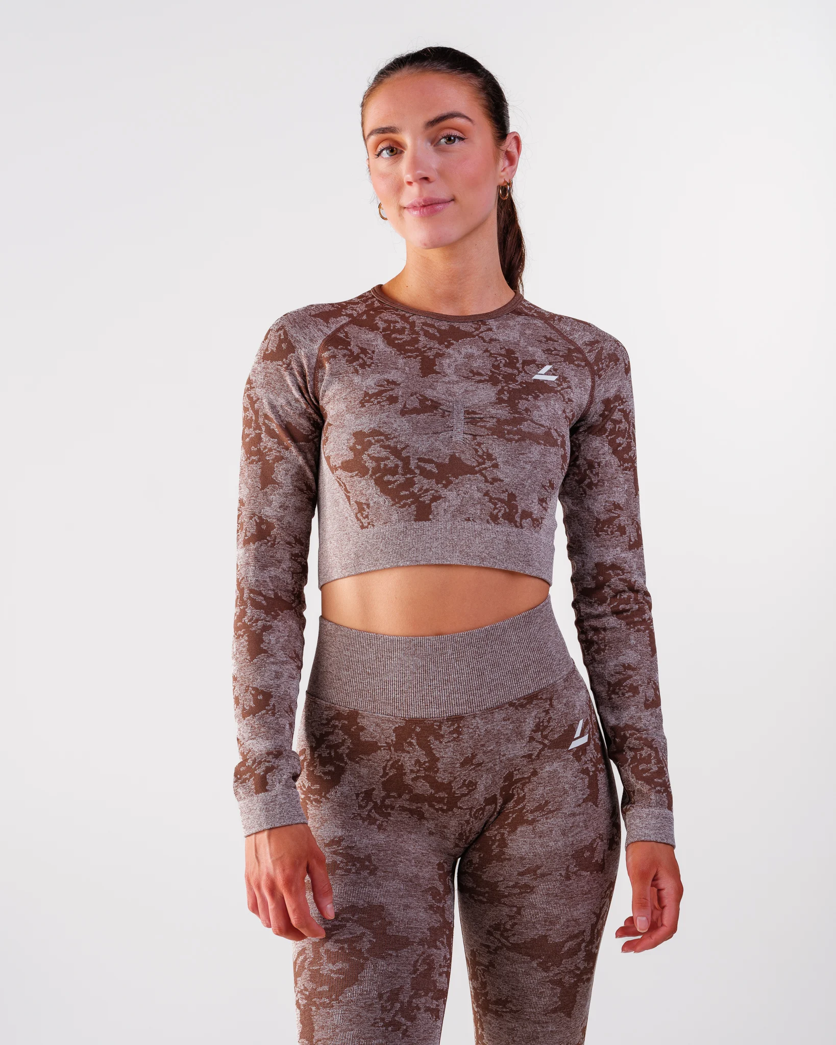 LEVITY Device Seamless Ruch Crop LS Dk Brown Leo