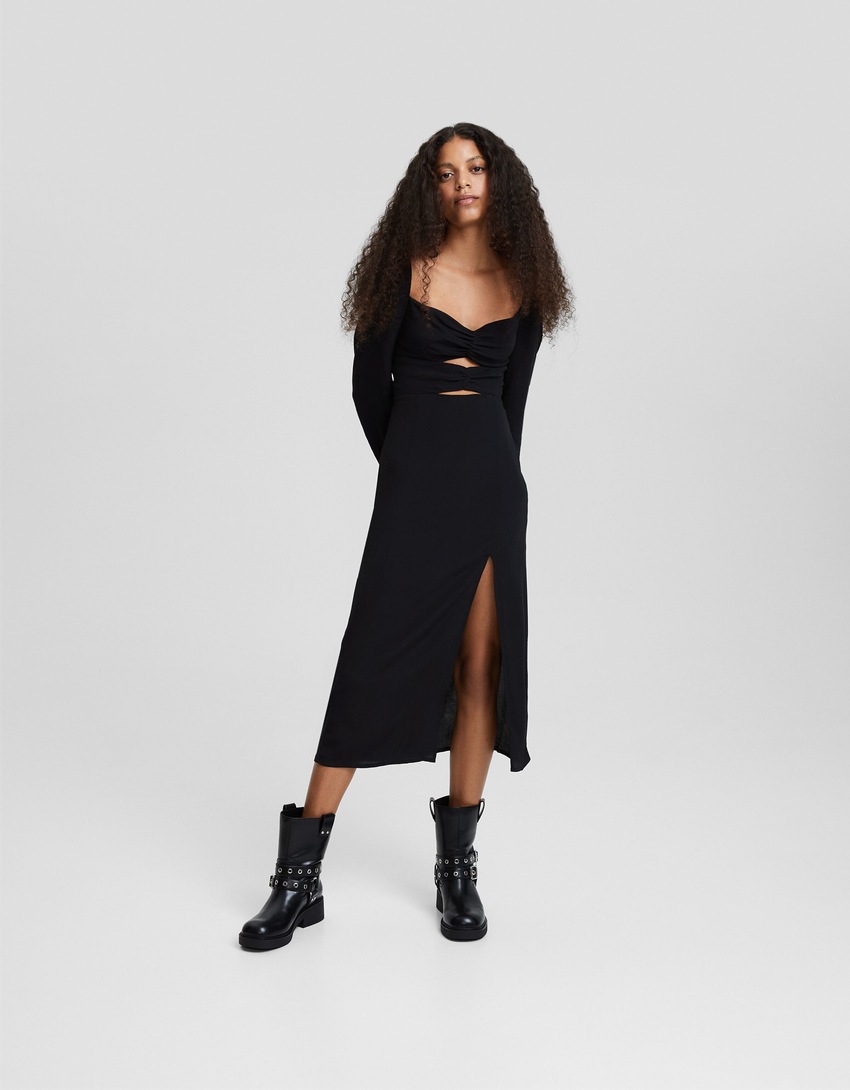 Vestido midi de manga comprida com recorte