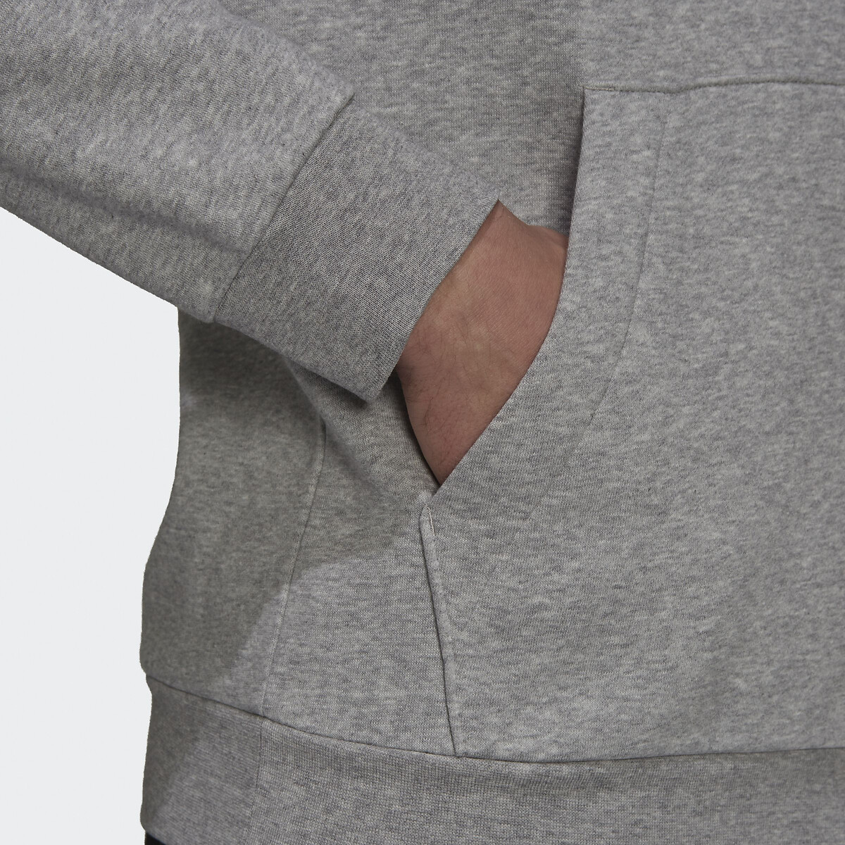 ADIDAS ROUPAS ESPORTIVAS<br>Moletom com capuz e logo pequeno