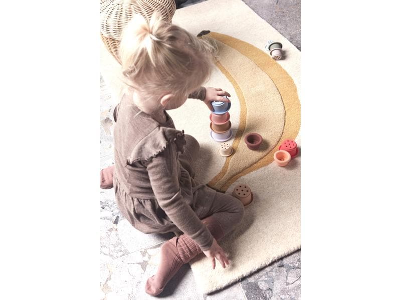OYOY Stapelspielzeug Tawa 7-teilig, Kirschrot/Beige Spielzeug-Stapelbecher