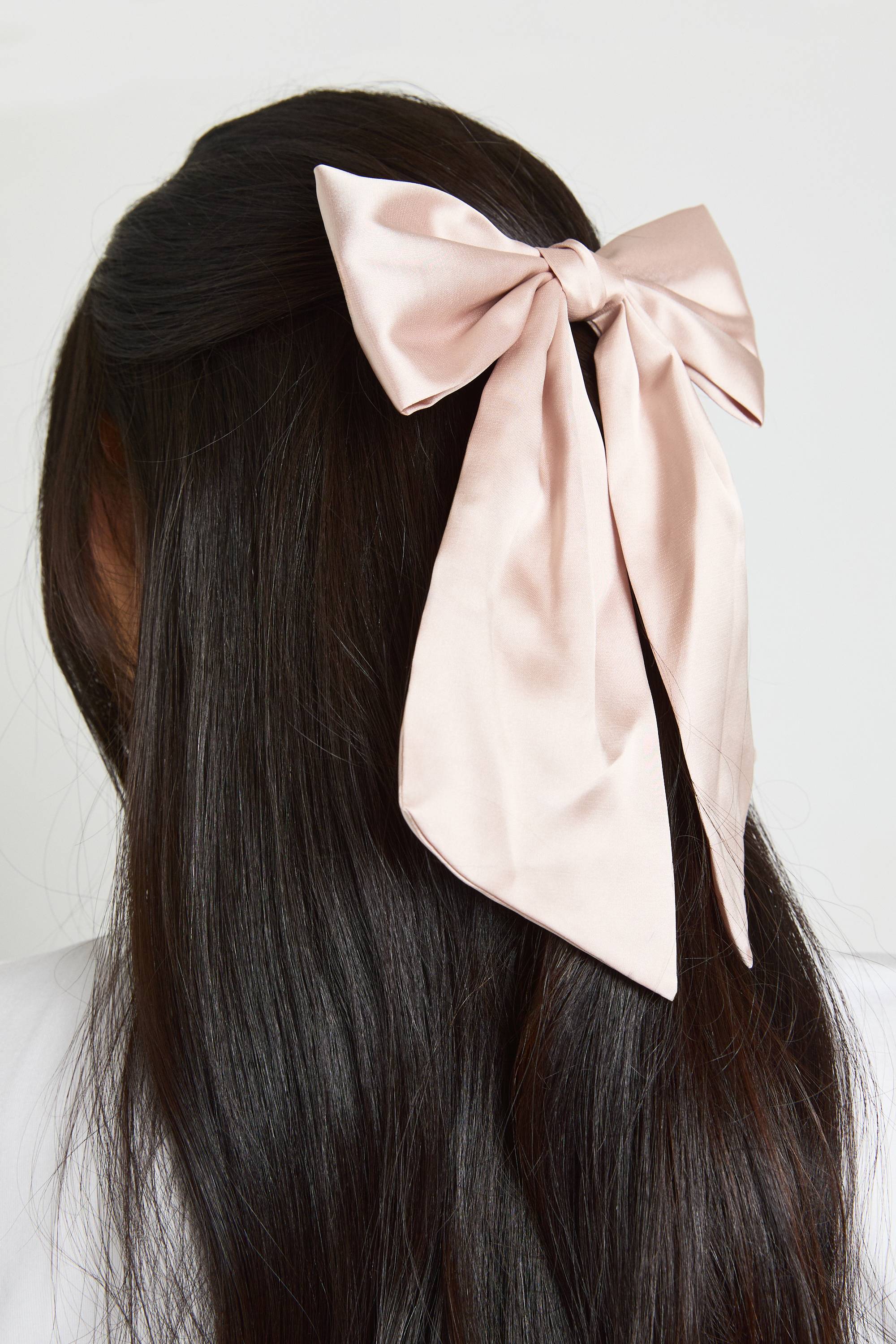 boohoo Barrette Nœud Large En Satin Champagne Pour Cheveux