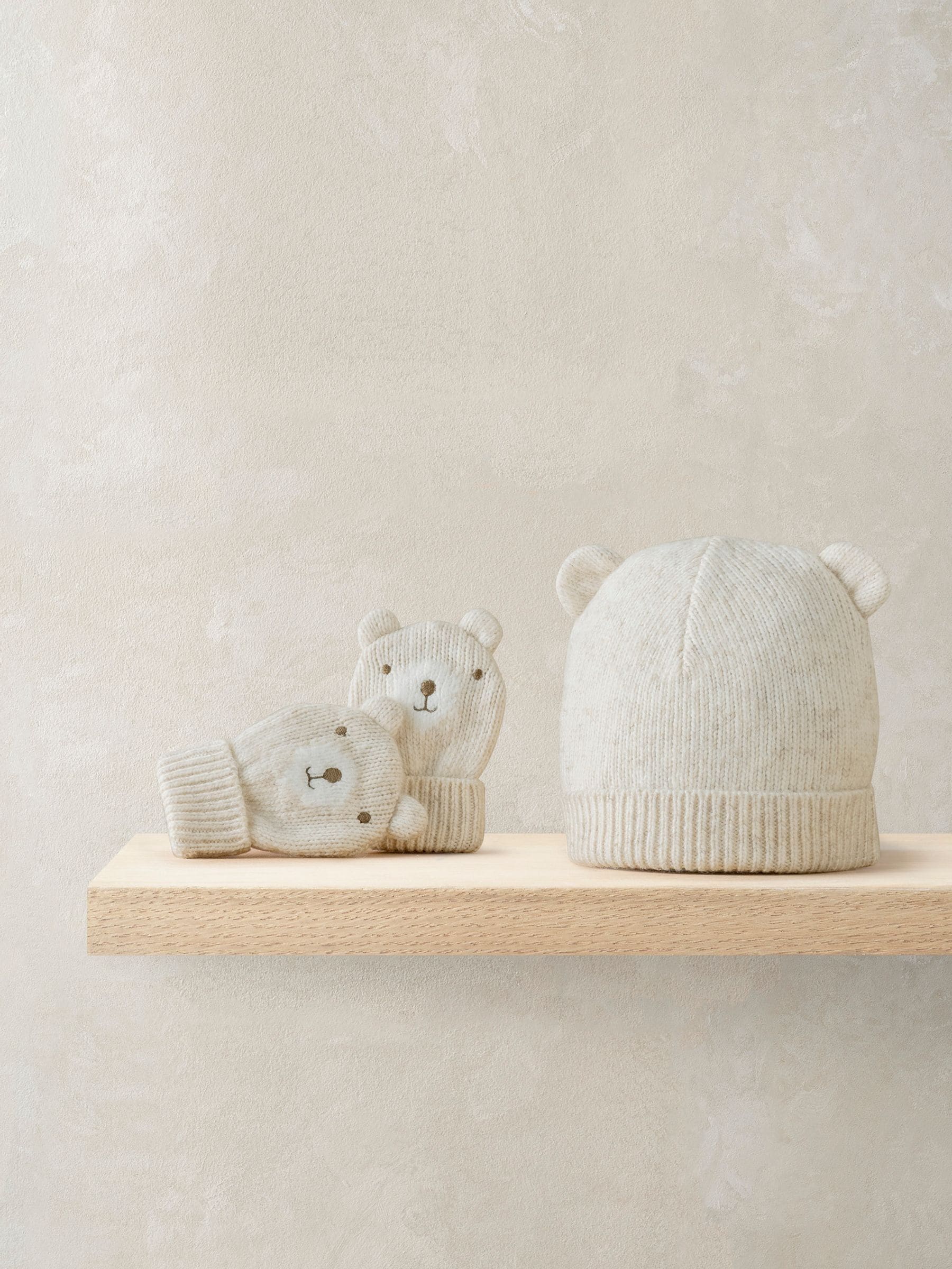 Mamas & Papas Bear Knitted Hats,Gloves & scarves set