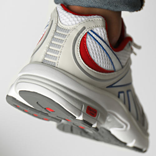 Baskets Premier Road Plus VI HP2469 Footwear White Pure Grey Vector Red