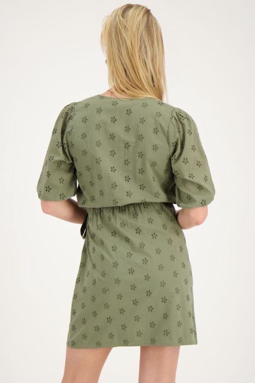 Groene wikkeljurk met bloemen embroidery