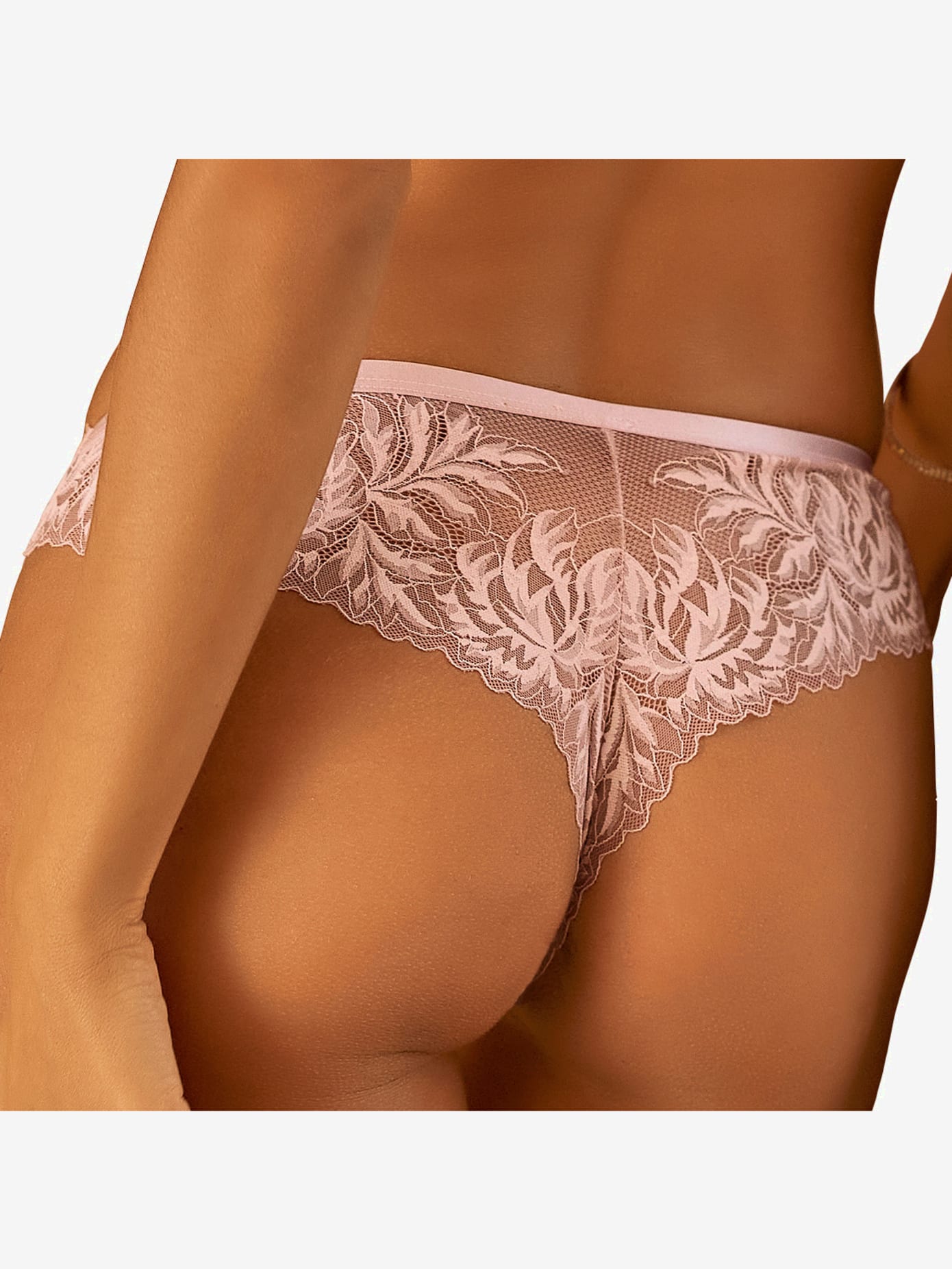 String féminin avec dentelle raffinée