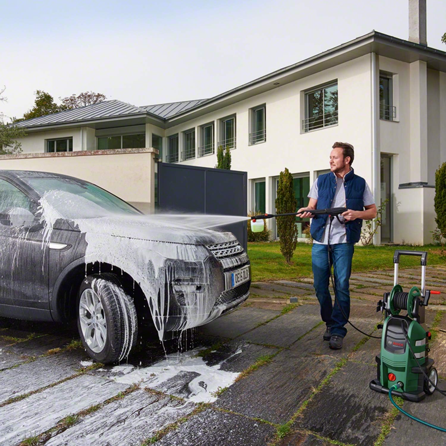 Bosch AdvancedAquatak 160 Hochdruckreiniger - 2600 Watt, 160 bar, 570 l/h, vielseitige Reinigungsmöglichkeiten, kompakte Aufbewahrung, inkl. Zubehör