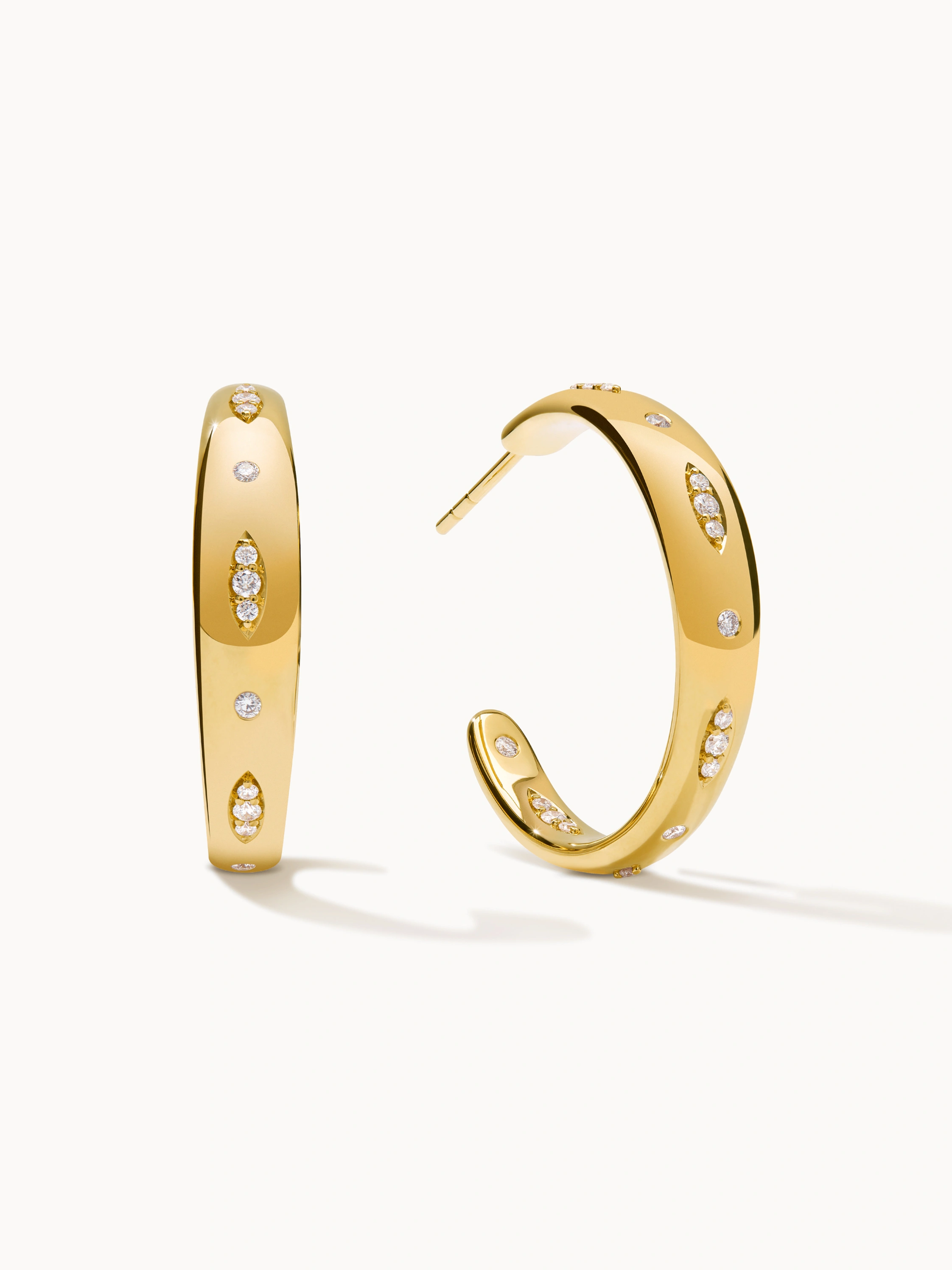 TAMARA COMOLLI Ohrringe OHRRINGE GYPSY HOOP LARGE aus 18 Karat Gelbgold mit Diamant Pavé