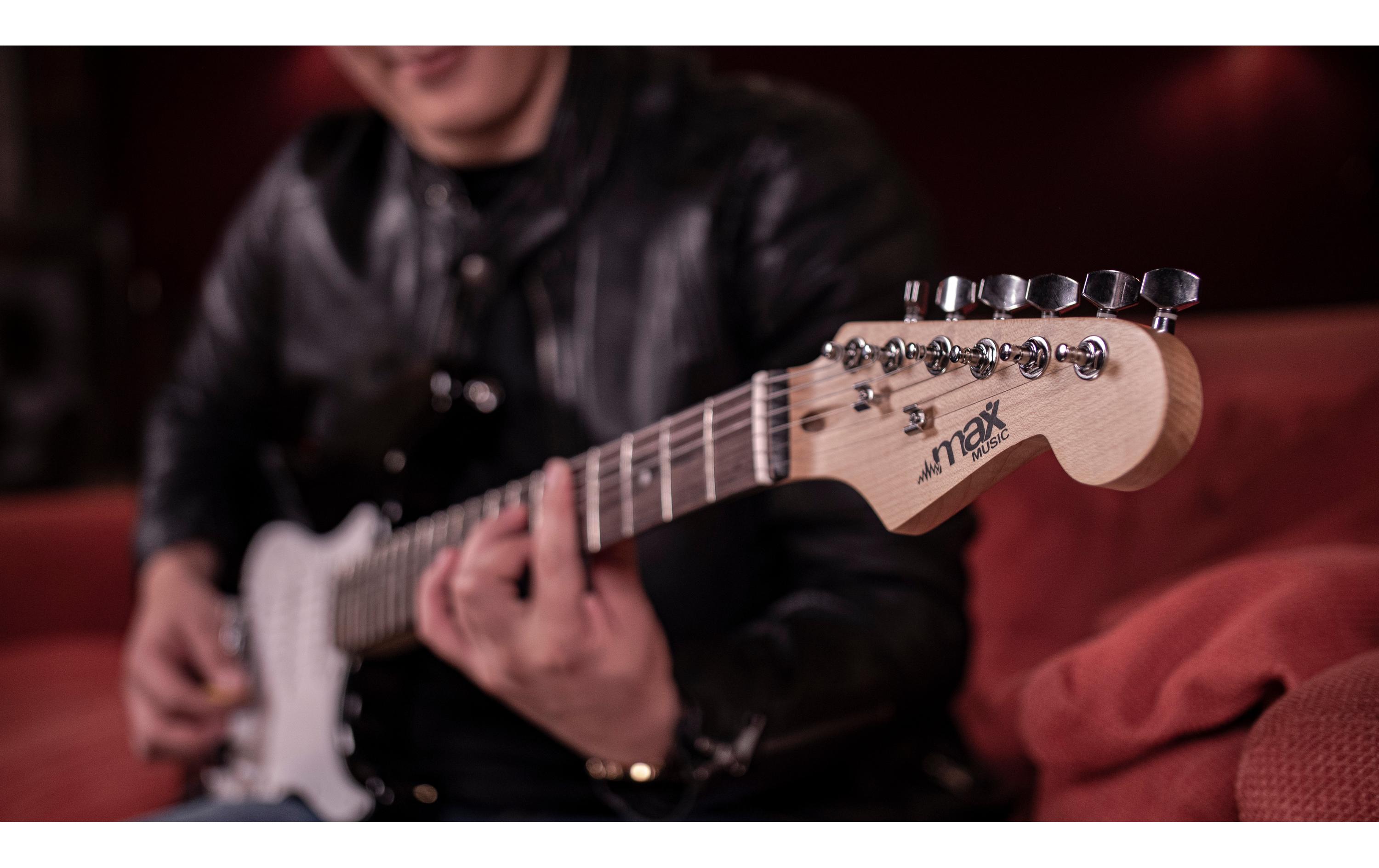E-Gitarre GigKit Schwarz<br>E-Gitarre mit Zubehör