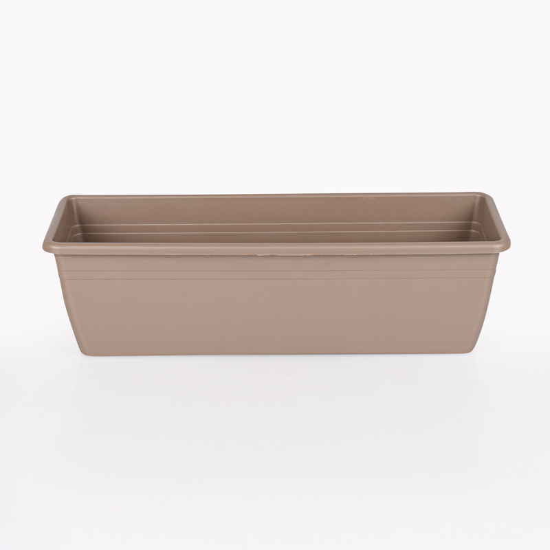 Jardinière en plastique recyclé.