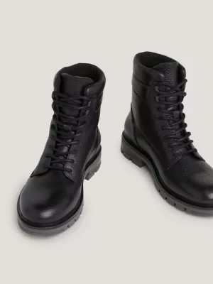Botas de cano médio em couro com forro quente