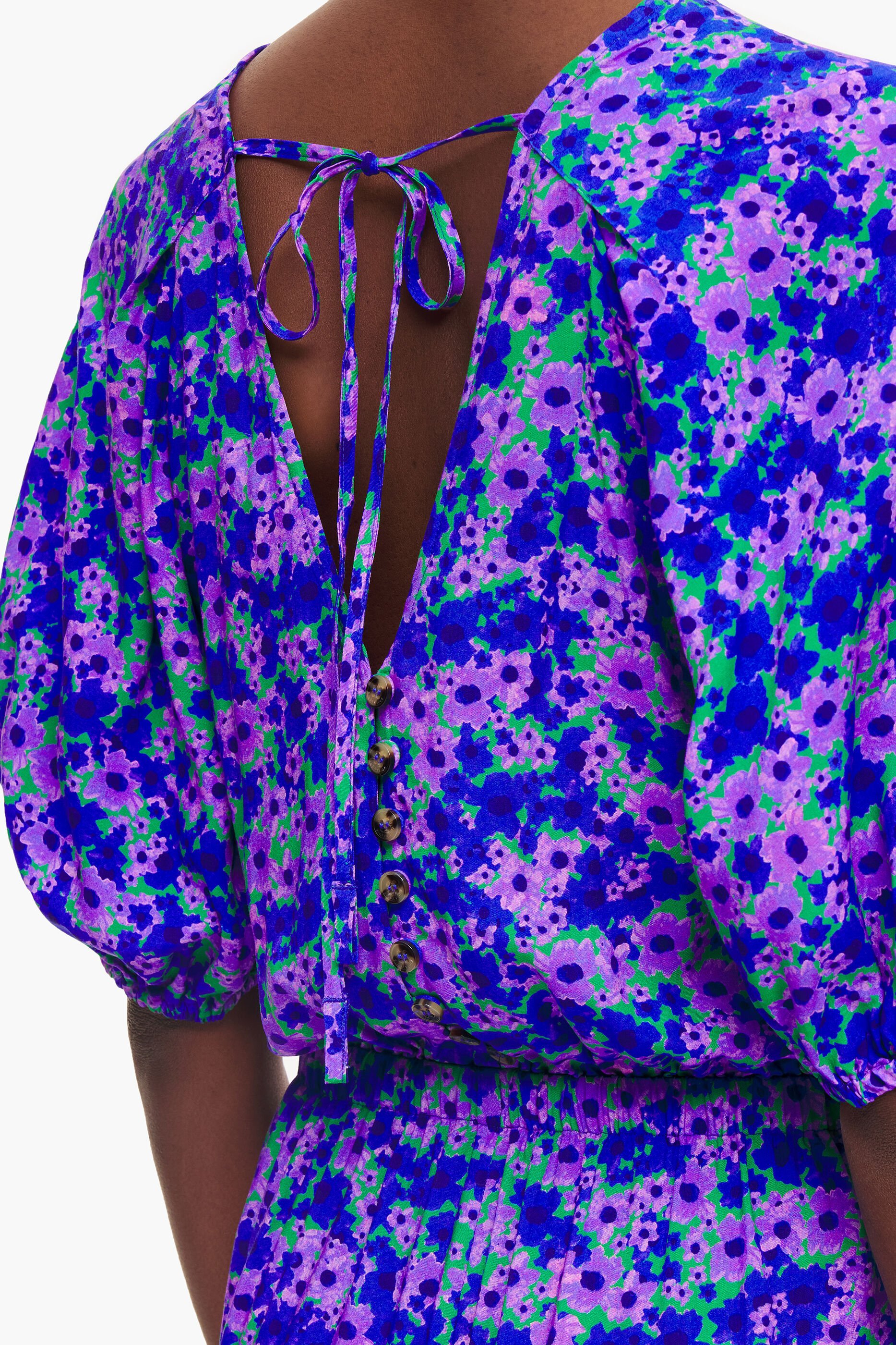 Estampa floral monocromática, azul intenso