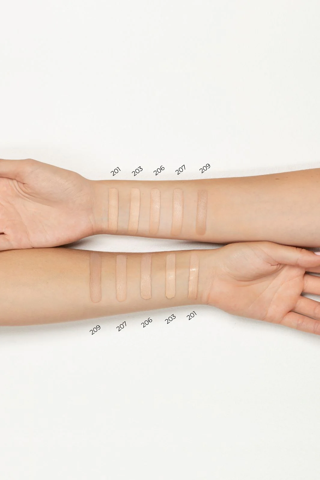 Lavinde Copenhagen Natural Glow Liquid Foundation Beige 207