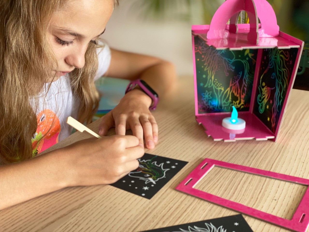 BOX CANDIY - Scratch Art Lantern - Totally Twilight Unicorns - (BC-1923)