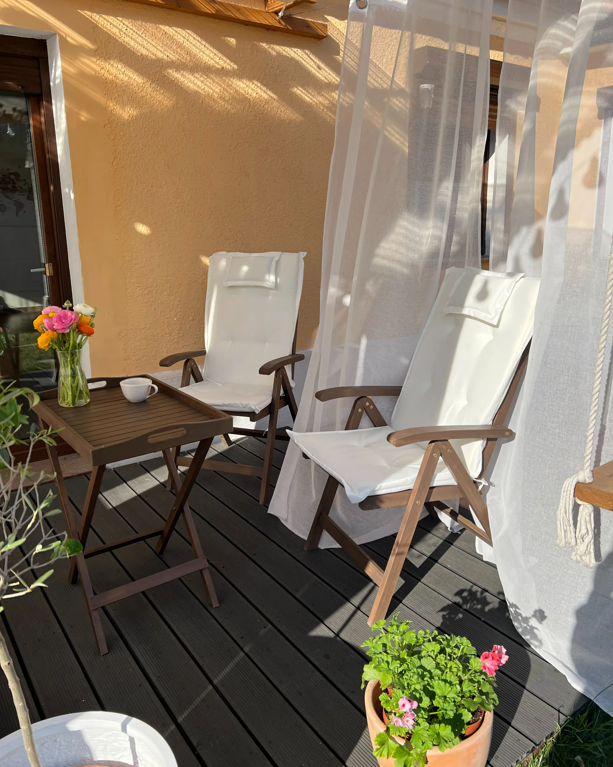 Bistroset met kussens inklapbaar AMANTEA Acaciahout Gebroken wit