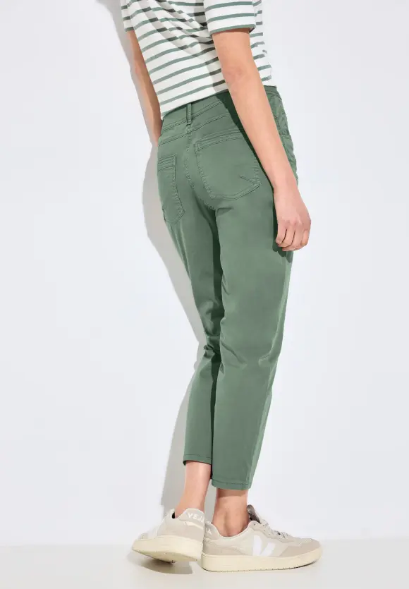 Casual Fit Hose - raw salvia green