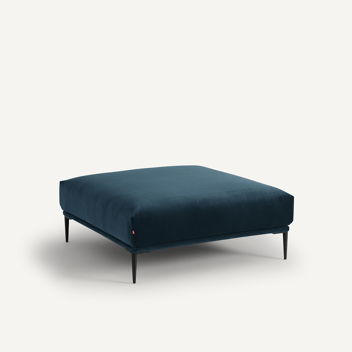 AM.PM<br>Puf XL em veludo, design Oscar E.Gallina