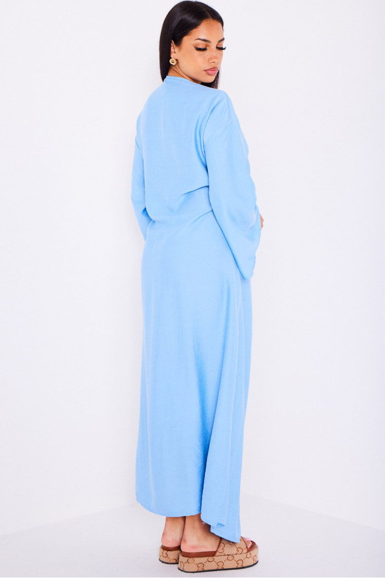 Robe bleue à empiècement superposé noué