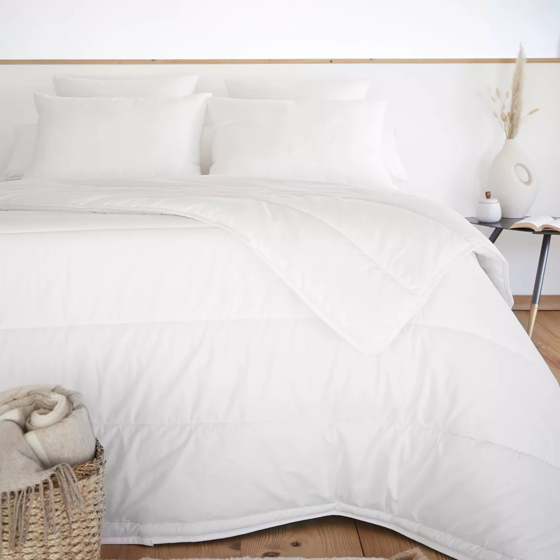 Couette tempérée coton anti acarien (200 x 200 cm) Celeste Blanche