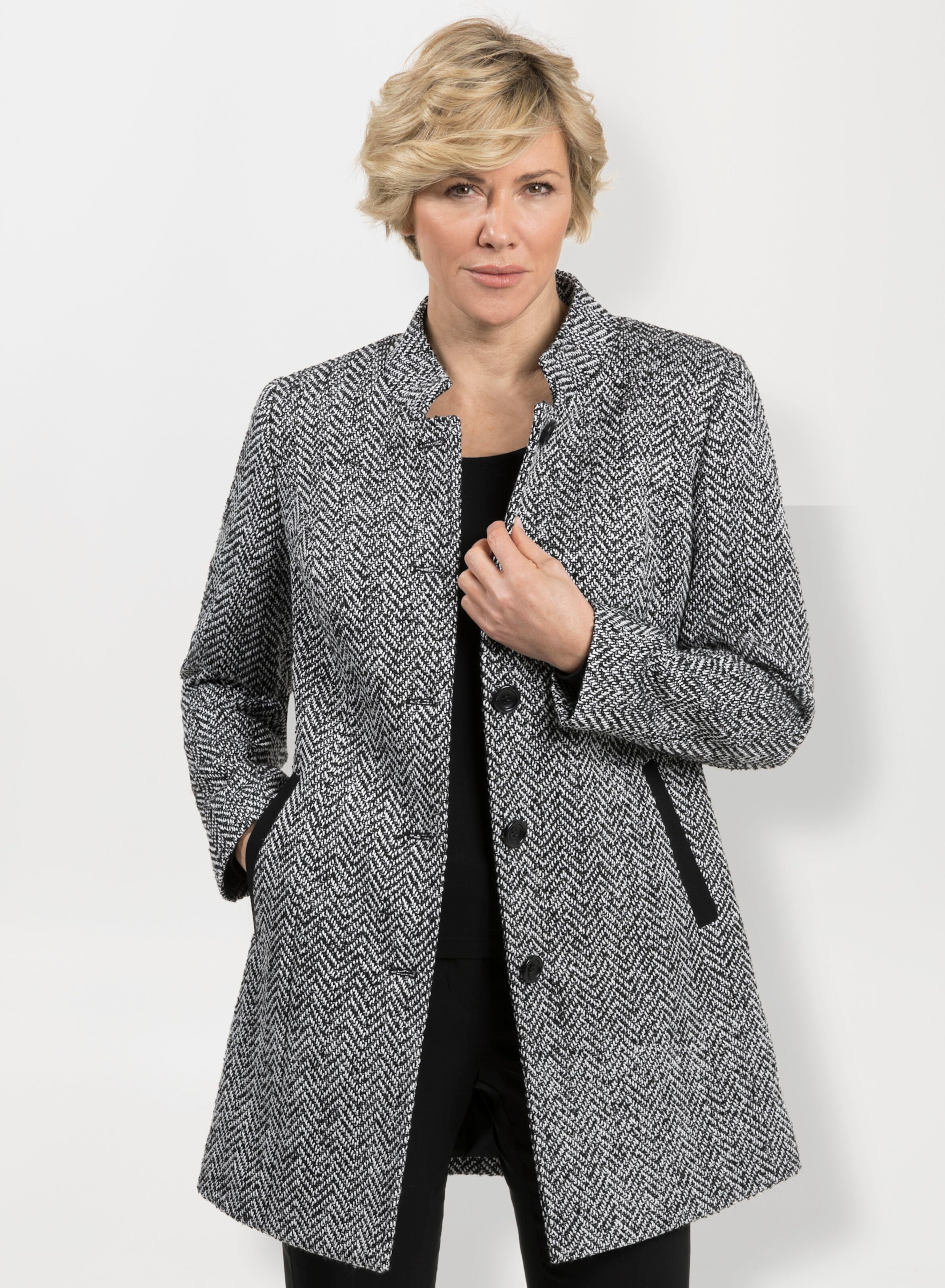 Longjacke in schwarz-meliert