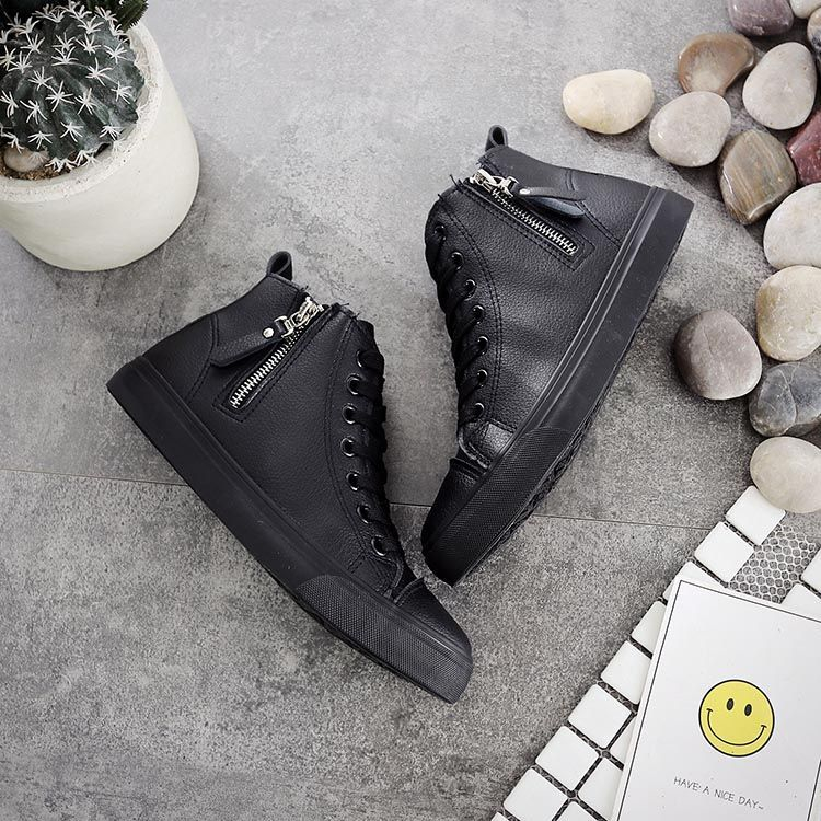 Solejoy - Hoge sneakers met vetersluiting van imitatieleer