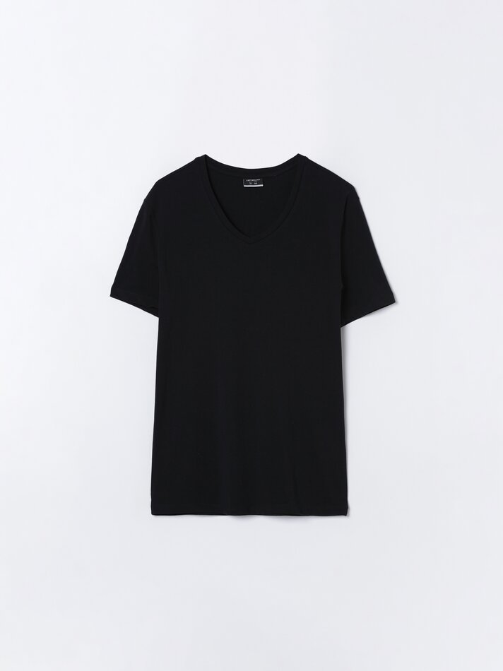Camiseta slim com decote em V - Preta