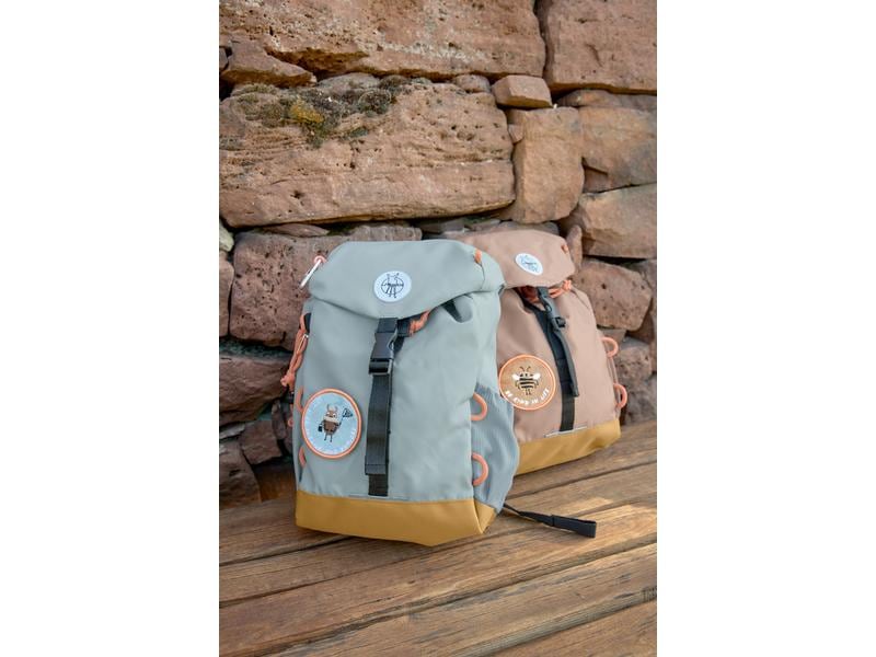 Lässig Rucksack Mini Backpack Outdoor Nature Haselnuss Wasserabweisender Kinderrucksack mit gepolsterten Schultergurten
