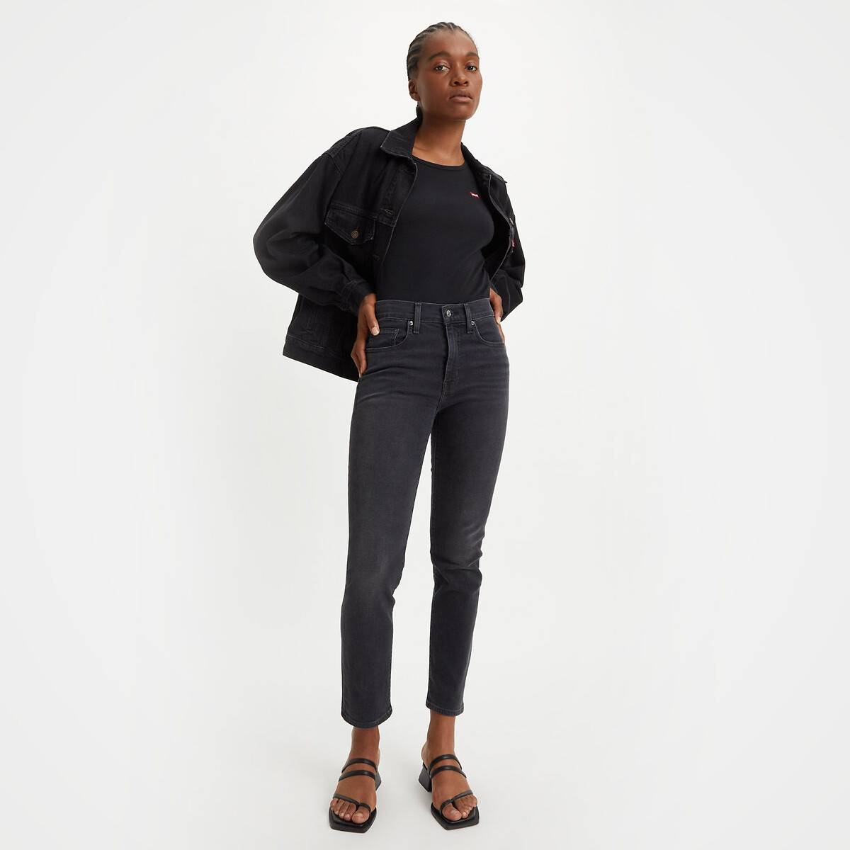 Calça jeans Levi's 724 de cintura alta e corte reto.