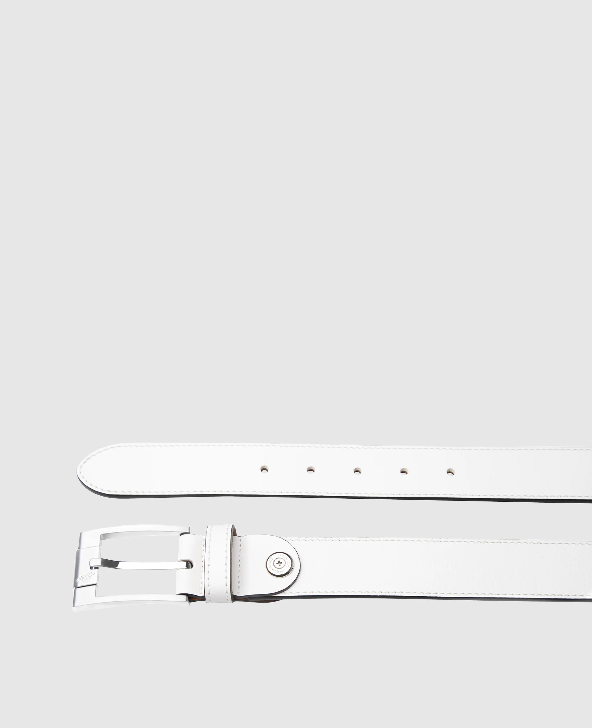 Levente Plain AC