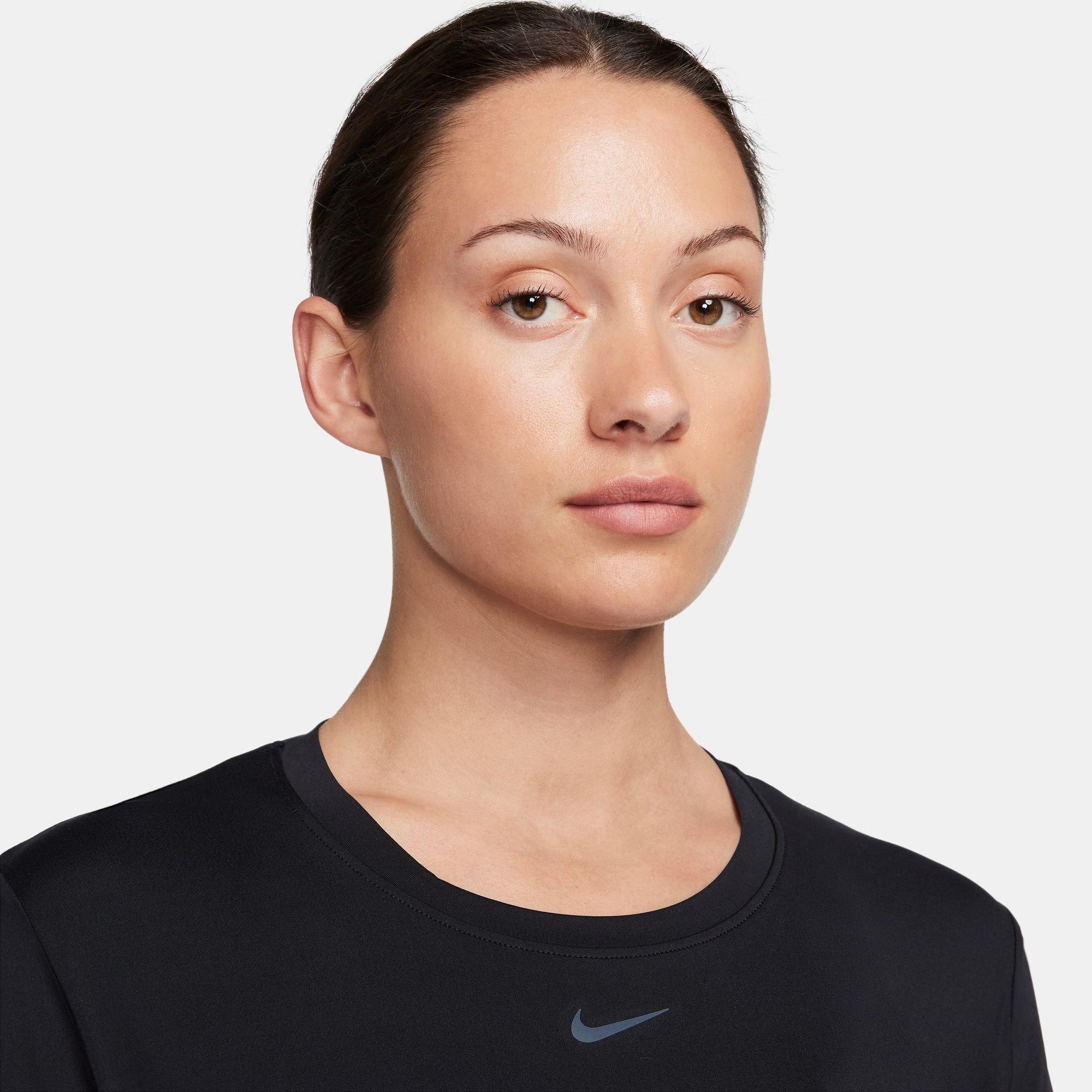 Nike Dri FIT One Womens Standard Fit Short Sleeve Top