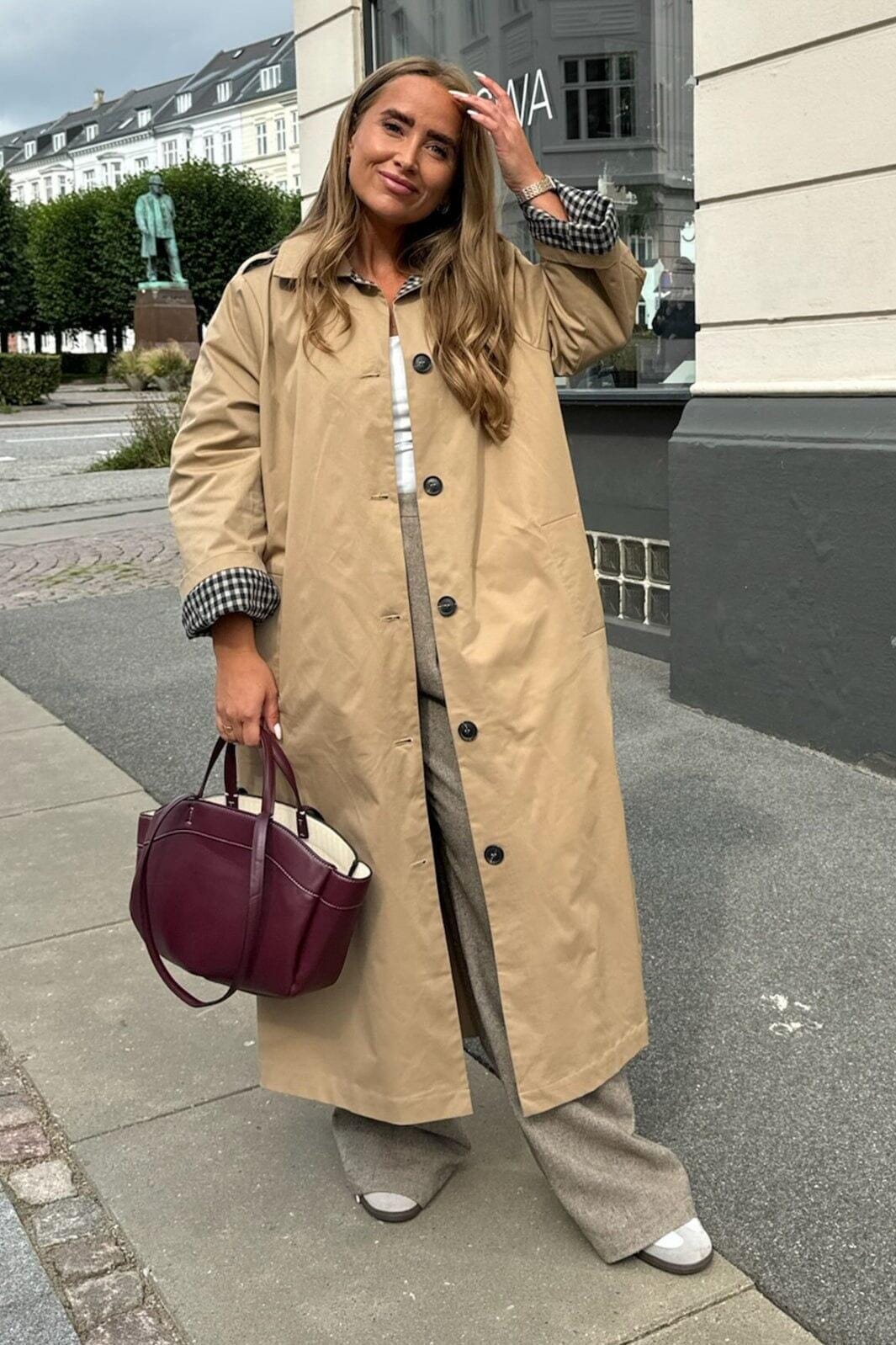 BYIC Violaic Trenchcoat