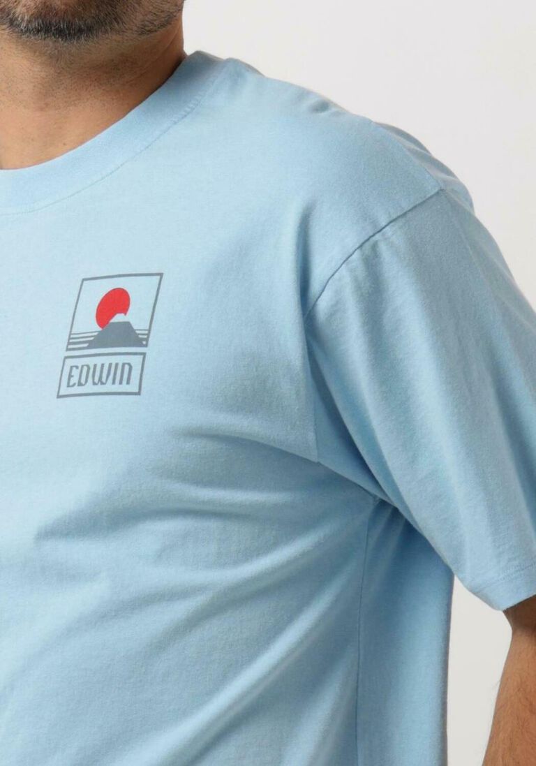 EDWIN lichtblauwe edwin t-shirt sunset on mt fuji ts single jersey