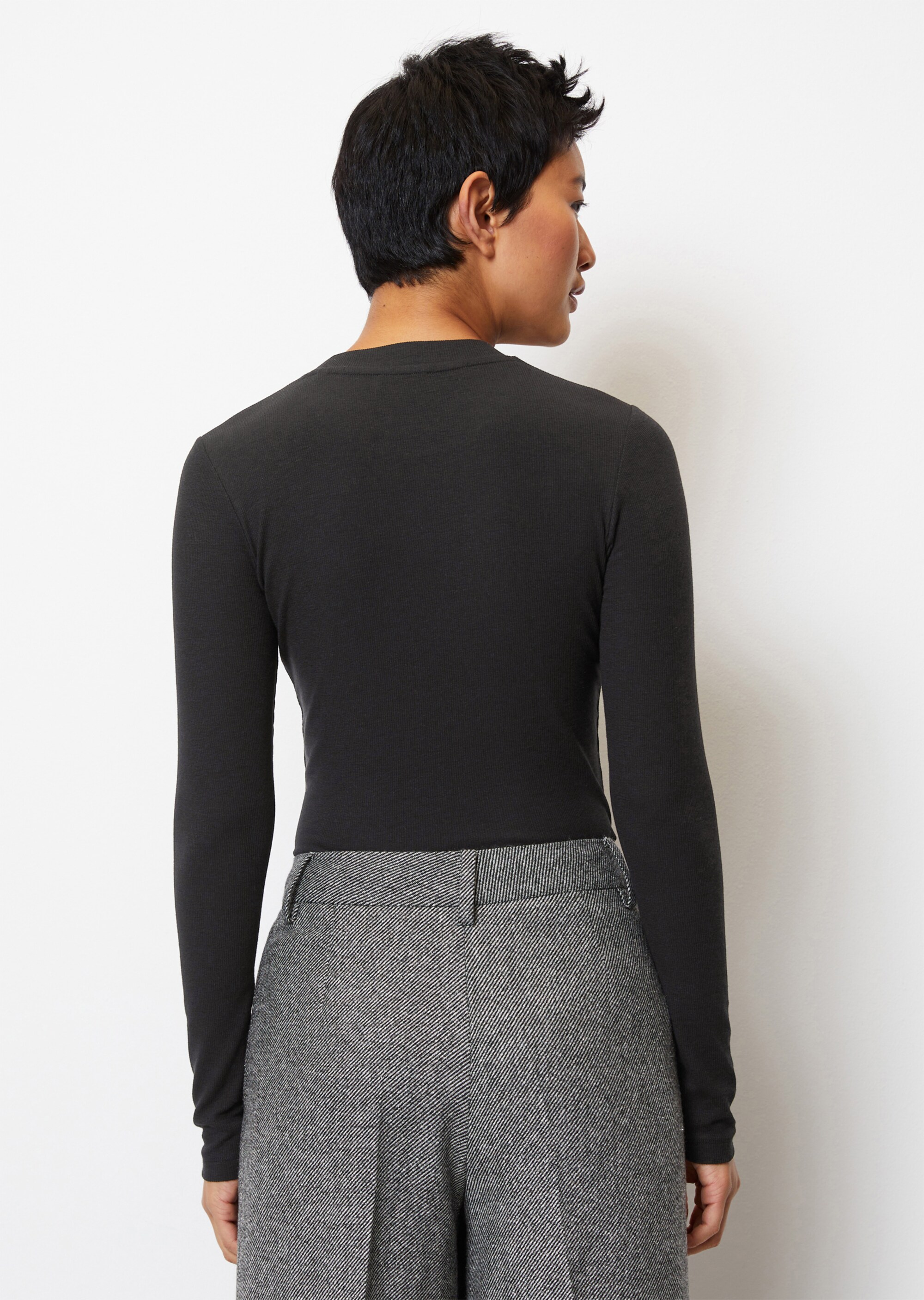 Rundhals-Longsleeve regularaus soft geripptem Jersey