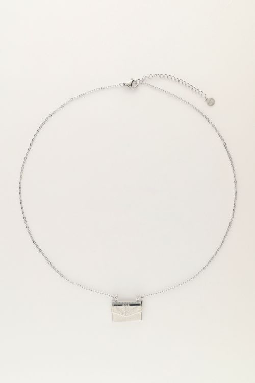 Minimalistische ketting met envelop