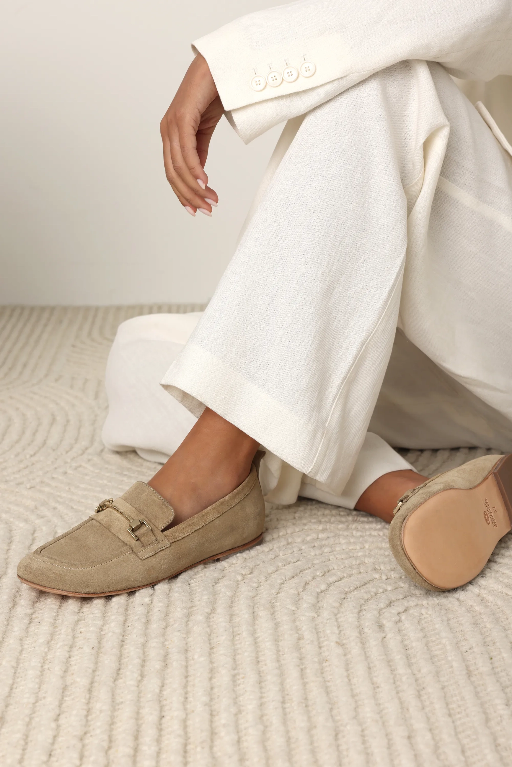 ELANA GOLDA LOAFER Suede Sand