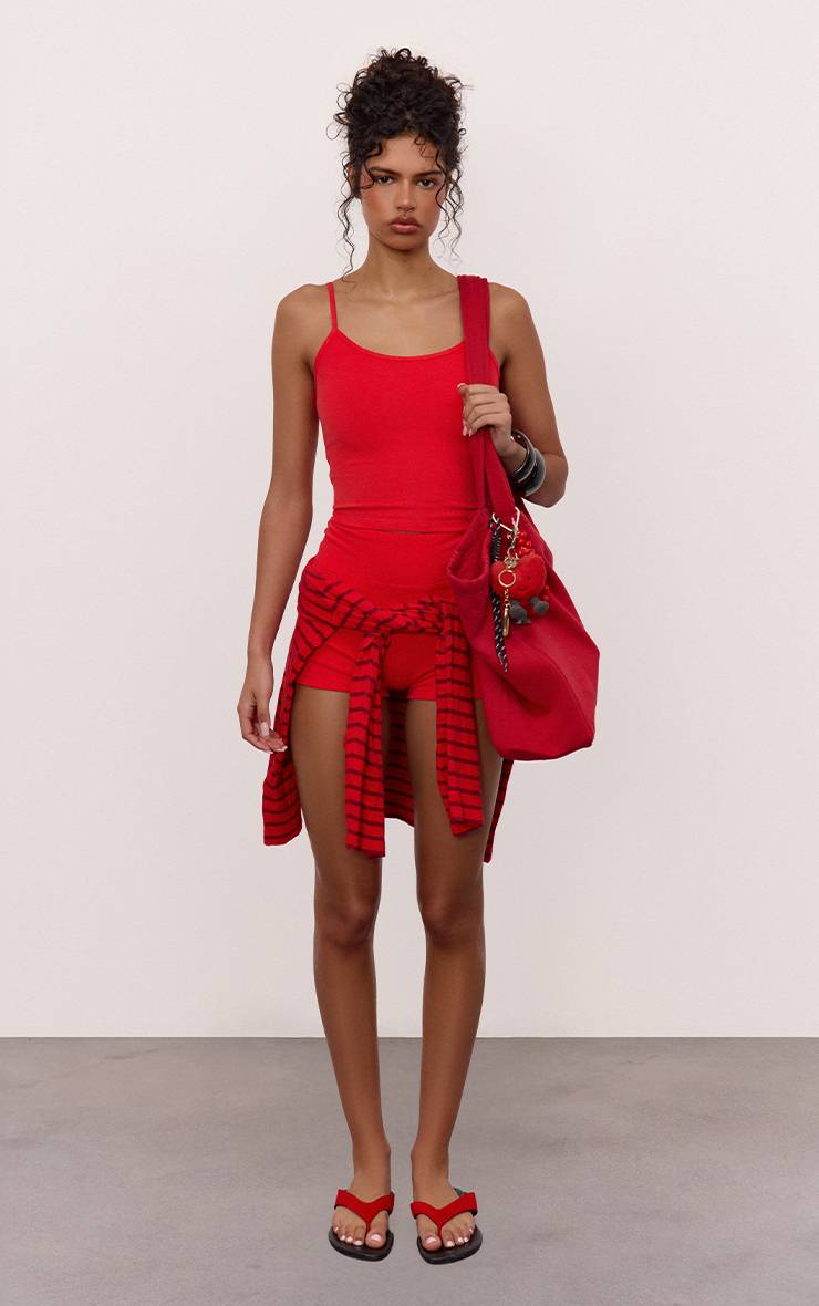 Rouge Short Moulant En Coton Doux