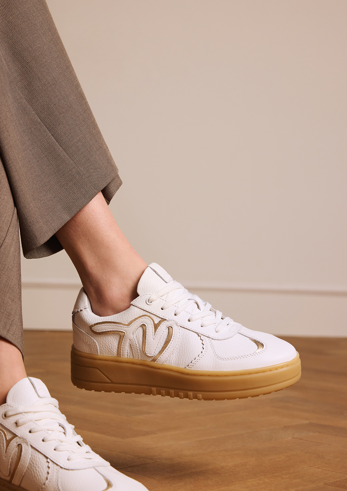 Witte leren sneakers