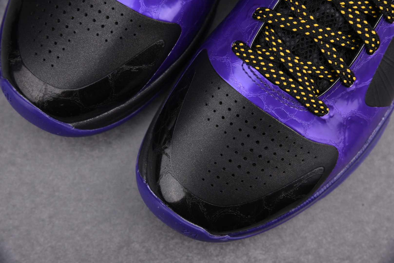 Nike ZOOM KOBE 5 X 'LAKERS AWAY'