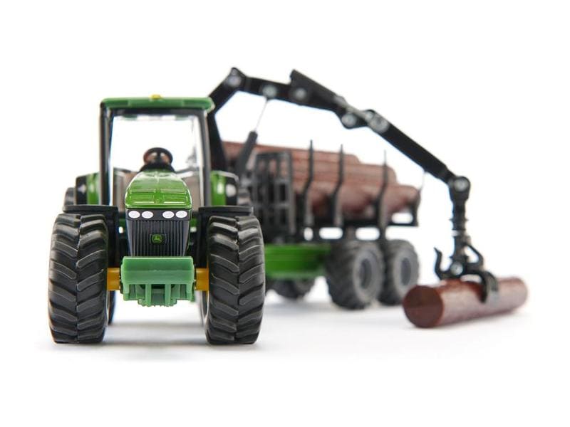 Siku Traktor John Deere 8430 mit Forstanhänger 1:50 Siku Farmer Traktor Modell mit Kran-Anhänger für Baumstämme