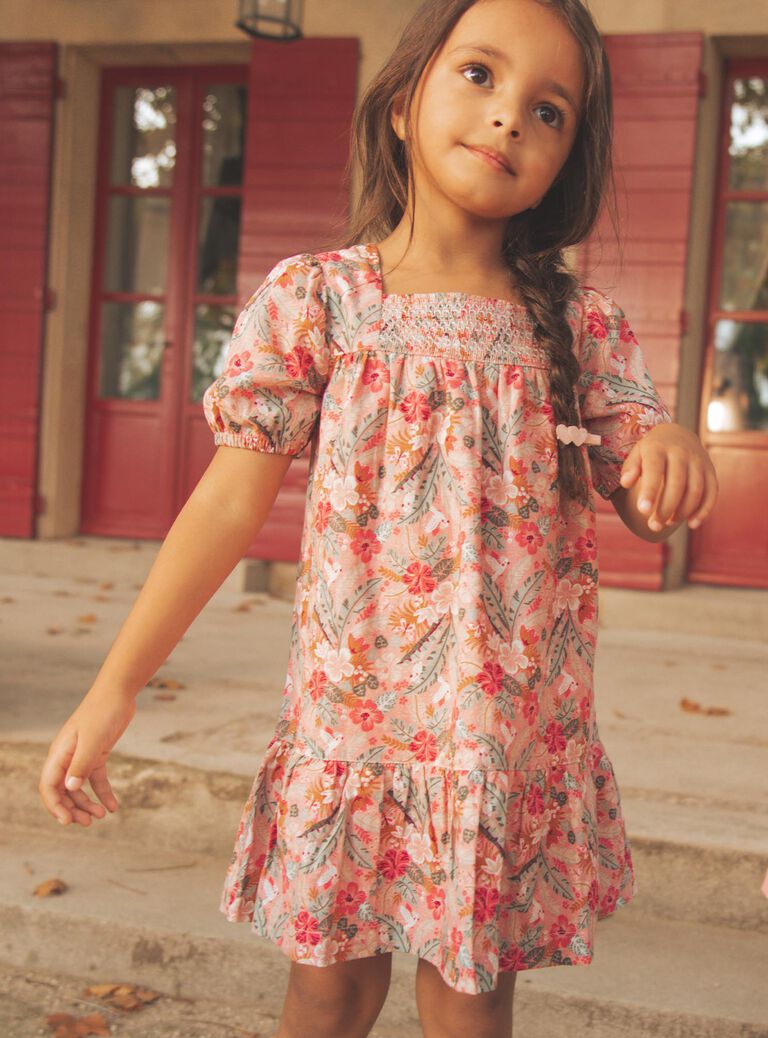 Robe rose à fleurs