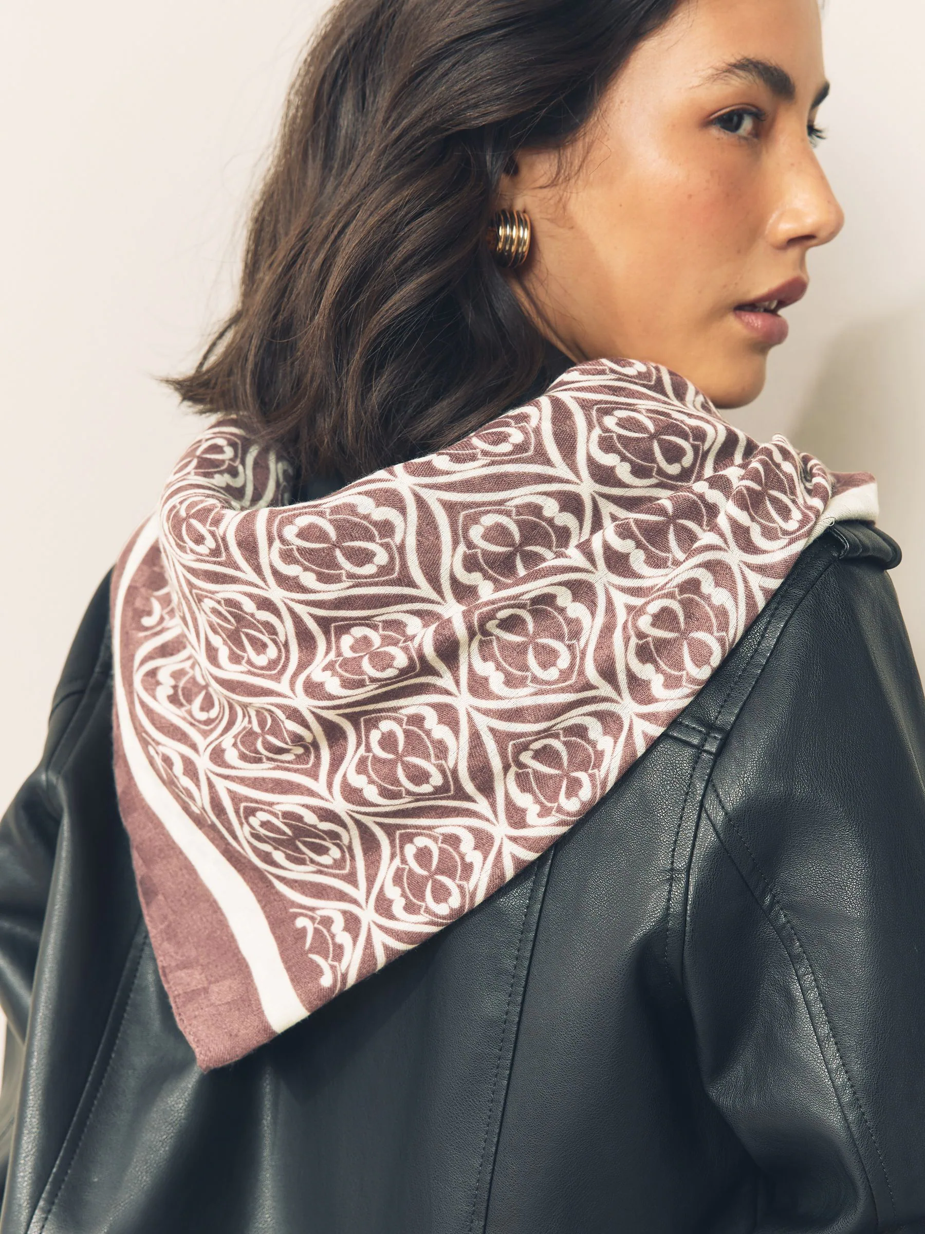 Naturel met geometrische print - Lichte sjaal