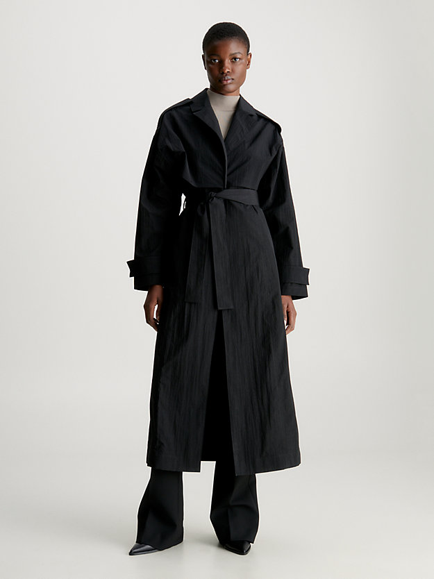 Trench coat oversized de náilon com babados