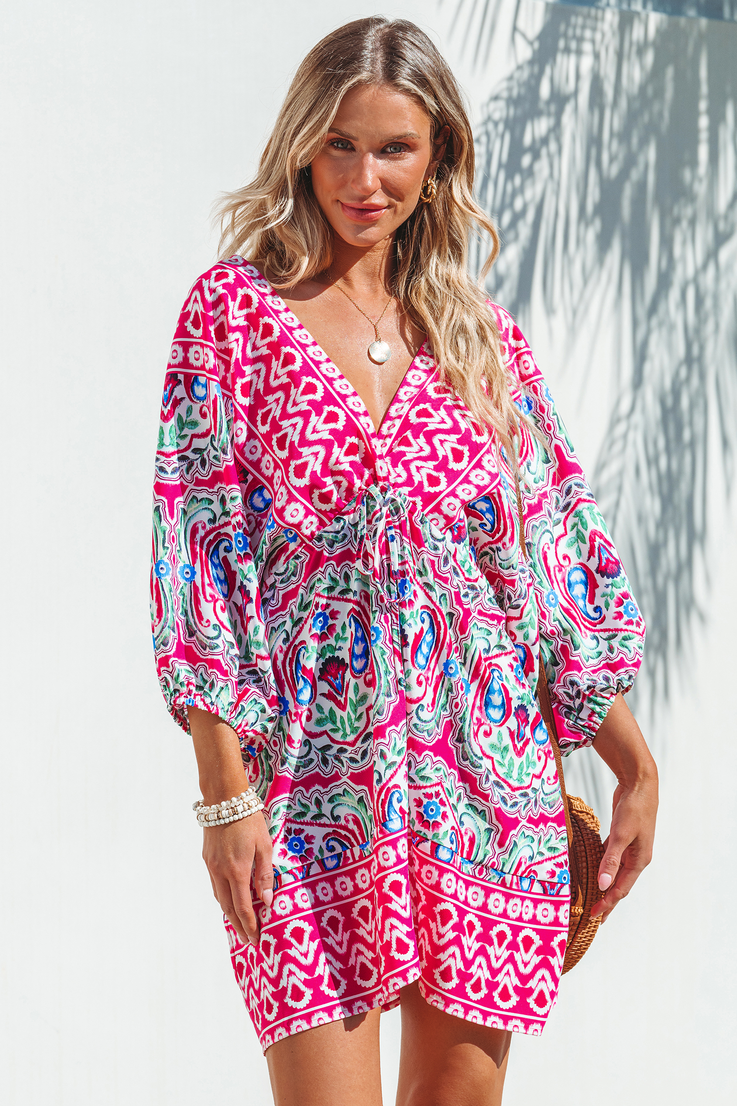 Robe mini avec manches bouffantes géométriques rose vif