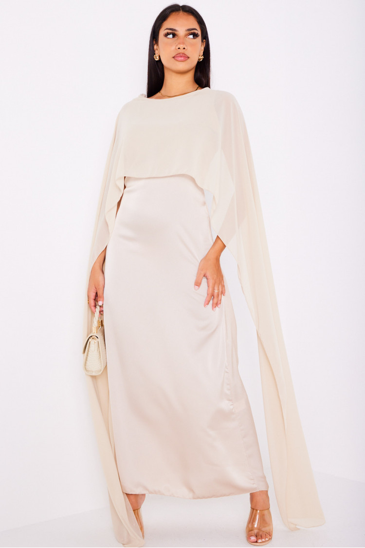 Robe beige ample satinée à empiècement voile