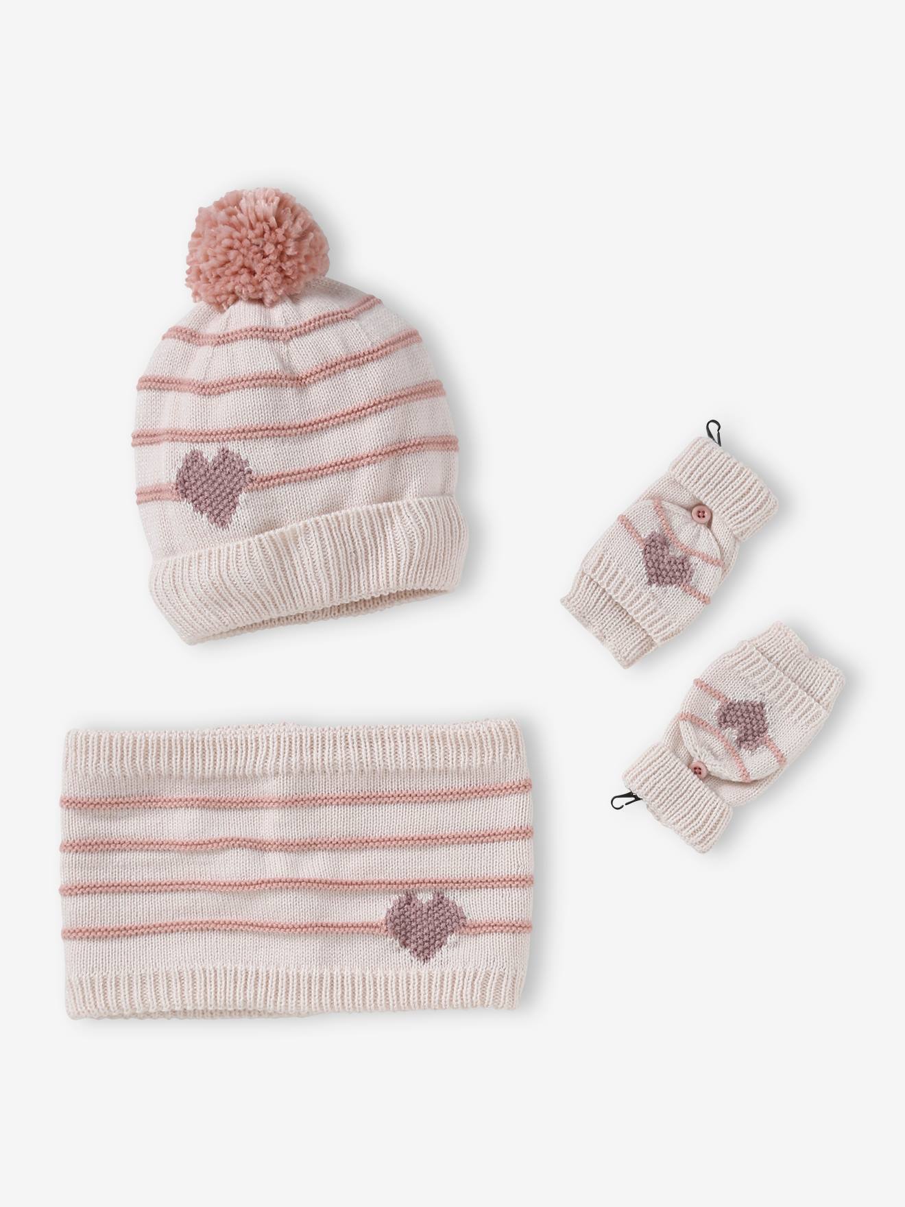 Look feminino: gorro + cachecol tubular + luvas listradas/com estampa de coração