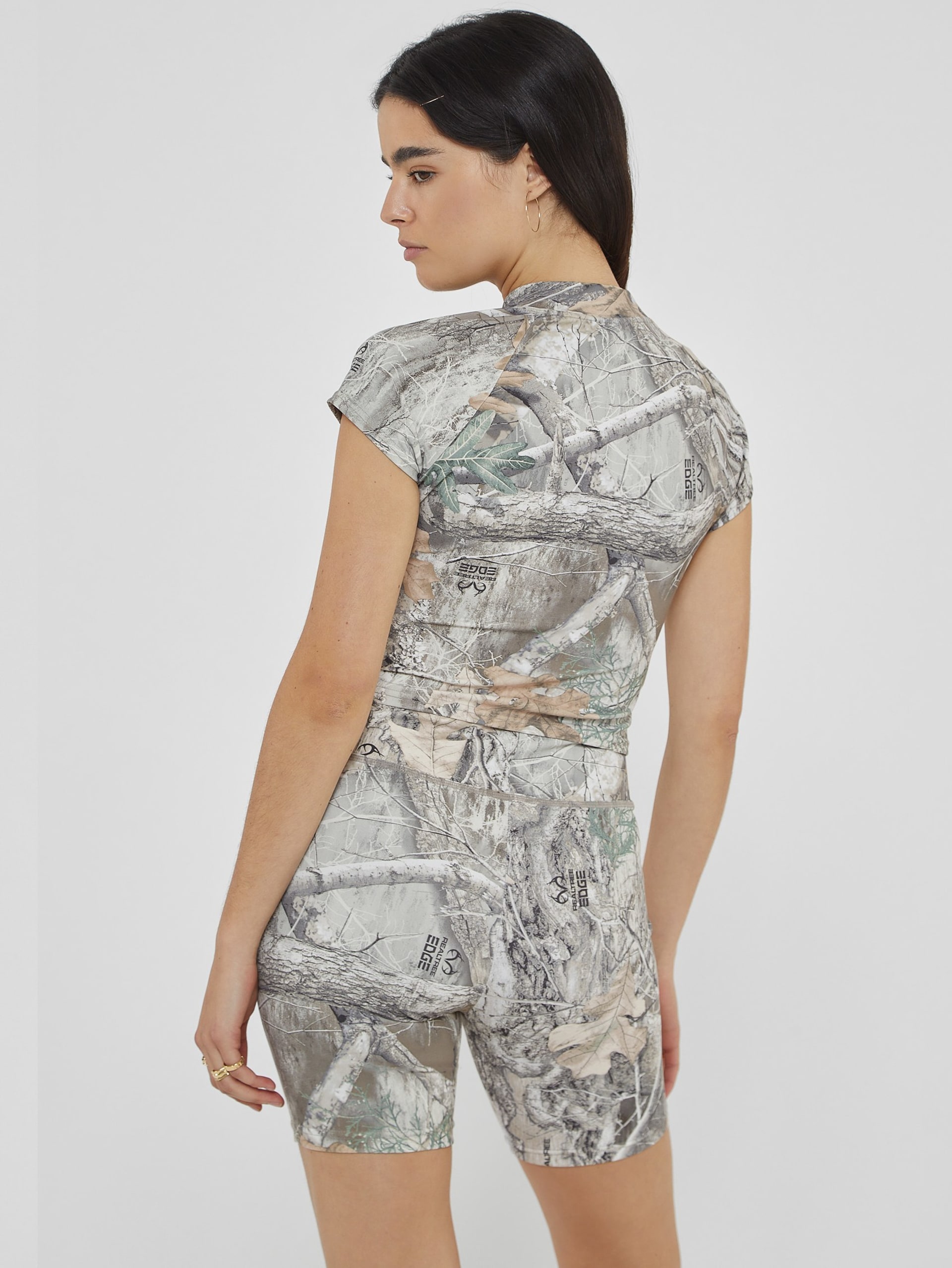 Camiseta de gola alta GUESS Originals x RealTree
