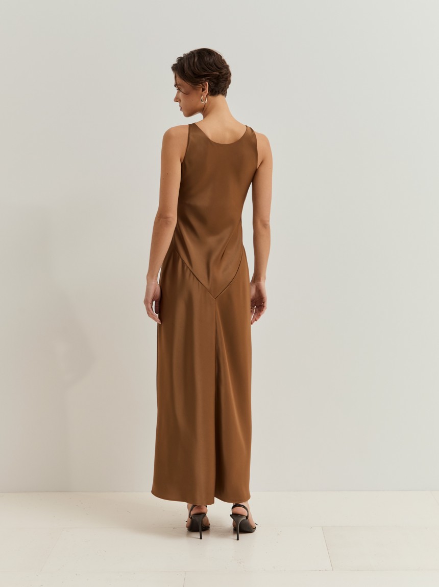 Vestido midi acetinado