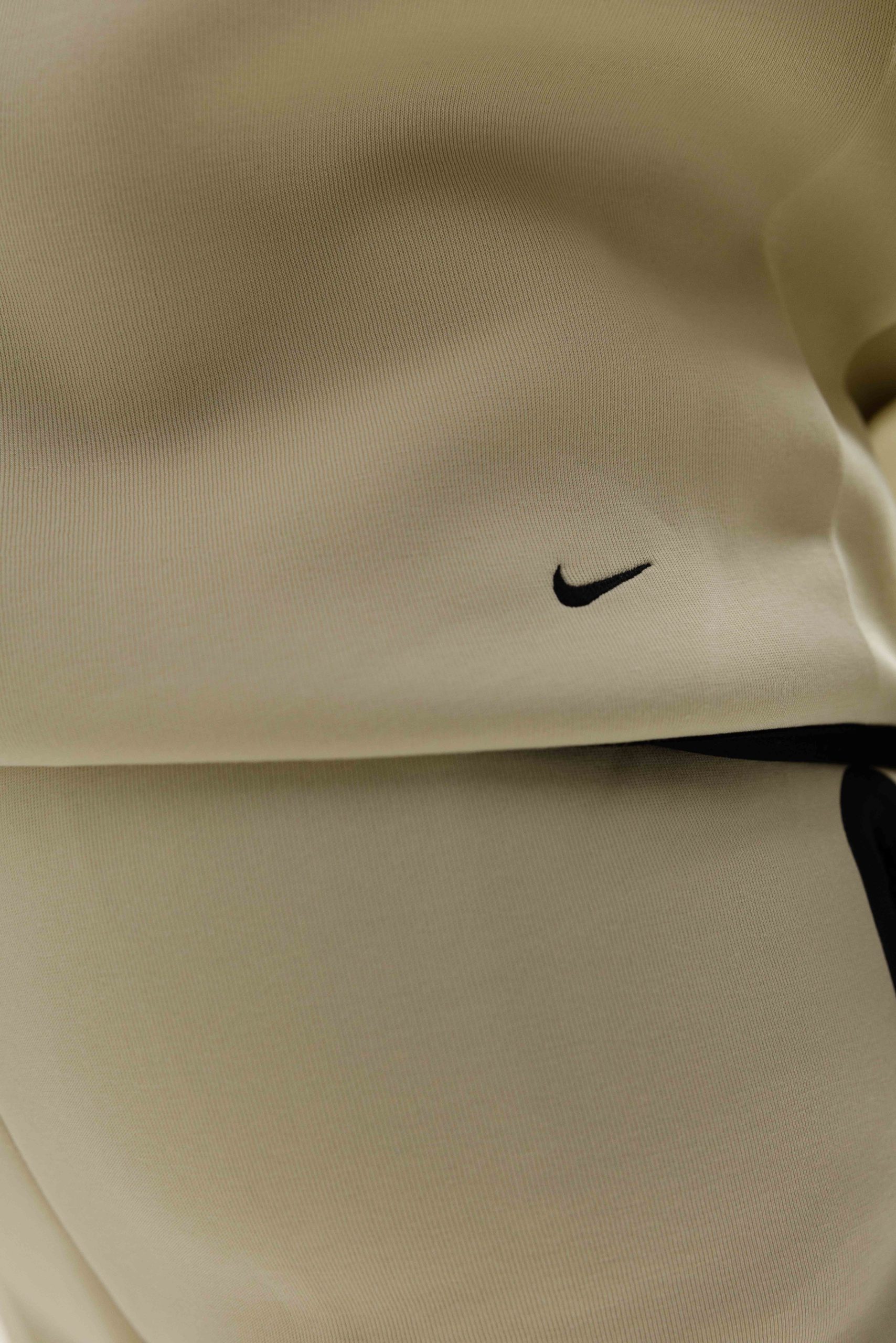 Nike Tech Fleece Trainingspak Heren Beige