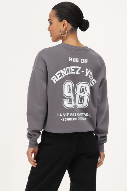 Donkergrijze sweater 